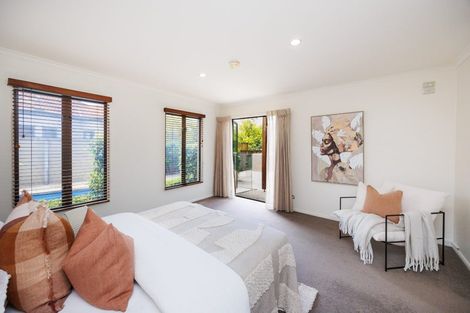 Photo of property in 3 The Oaks, Awapuni, Palmerston North, 4412