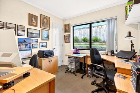 Photo of property in 72a Farquhar Road, Glendene, Auckland, 0602