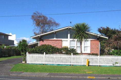 Photo of property in 107 Hutchinsons Road, Bucklands Beach, Auckland, 2014