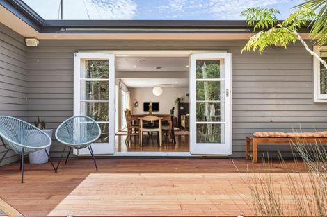 Photo of property in 37 Haruru Falls Road, Haruru, 0204