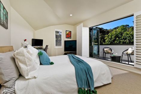 Photo of property in 14 Remu Place, Greenhithe, Auckland, 0632