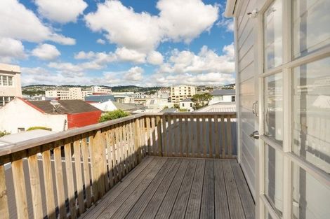 Photo of property in 16 Caroline Street, Mount Victoria, Wellington, 6011