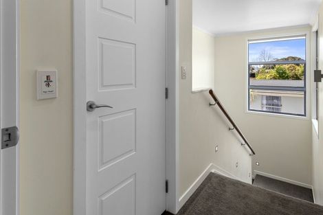 Photo of property in 2 Graham Street, One Tree Point, 0118