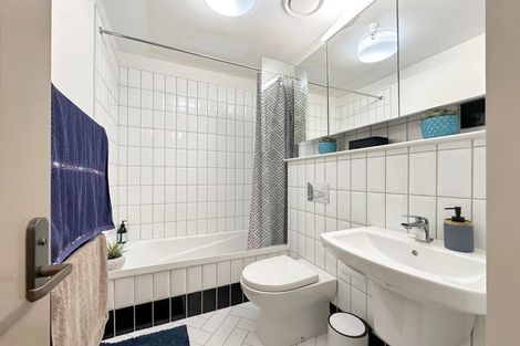 Photo of property in 208/3 Roxburgh Street, Mount Victoria, Wellington, 6011