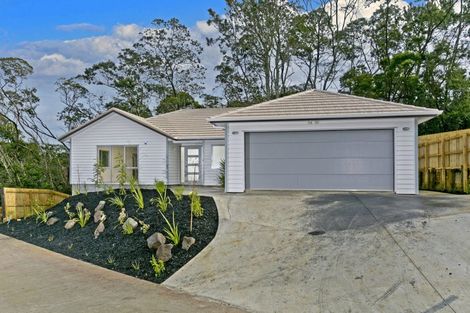 Photo of property in 98 Tiriwa Drive, Massey, Auckland, 0614