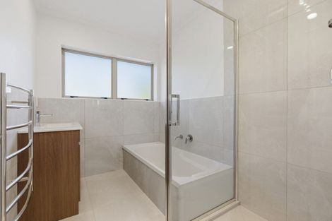 Photo of property in 10 Stableford Drive, Pyes Pa, Tauranga, 3112
