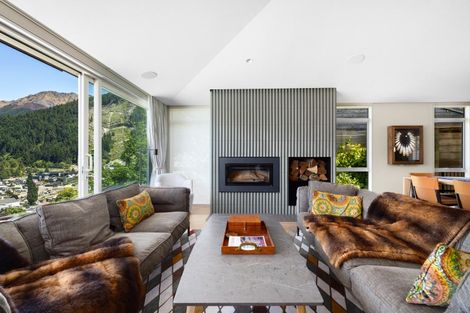 Photo of property in 55e Kent Street, Queenstown, 9300
