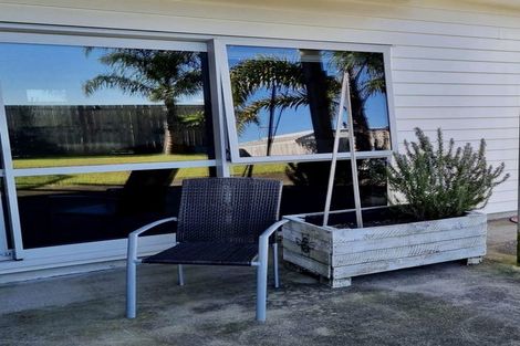 Photo of property in 37 Bradbury Road, Botany Downs, Auckland, 2010