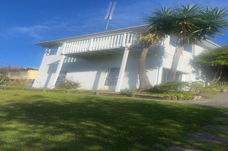 Photo of property in 22 Jenanne Place, Totara Vale, Auckland, 0629