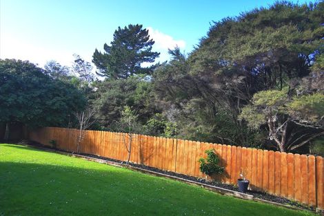 Photo of property in 10 Cayman Place, Unsworth Heights, Auckland, 0632