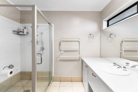 Photo of property in 4 Biscay Place, Conifer Grove, Takanini, 2112