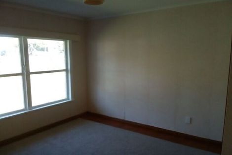 Photo of property in 3/43 Tramway Road, Beach Haven, Auckland, 0626