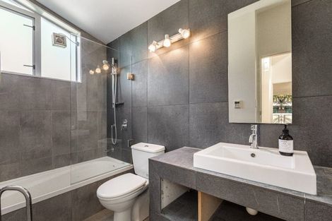 Photo of property in 70a Verran Road, Birkdale, Auckland, 0626