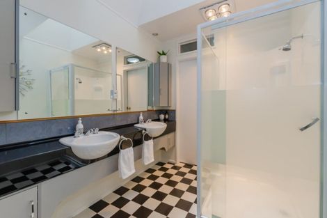 Photo of property in 3 Malfroy Lane, Raumati Beach, Paraparaumu, 5032