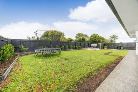 Photo of property in 24 Freedom Drive, Kelvin Grove, Palmerston North, 4414
