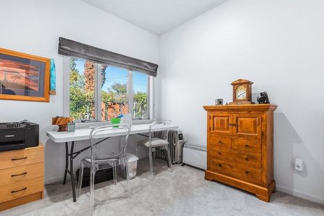 Photo of property in 15 Parata Street, Two Mile Bay, Taupo, 3330