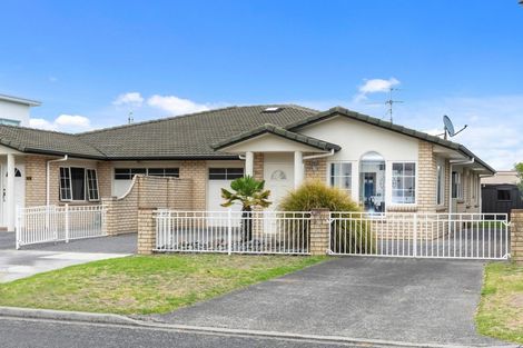Photo of property in 56a Pitau Road, Mount Maunganui, 3116