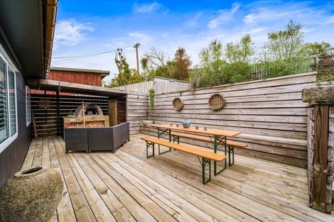 Photo of property in 110 Candia Road, Henderson Valley, Auckland, 0614