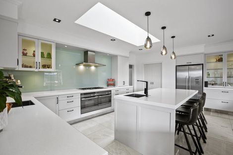 Photo of property in 12 Gleneagles Way, Waiwhakaiho, New Plymouth, 4312