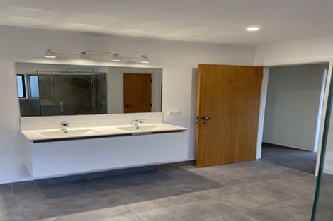 Photo of property in 2/13 Naviti Place, Browns Bay, Auckland, 0630