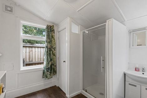 Photo of property in 10 Donald Place, St Albans, Christchurch, 8014