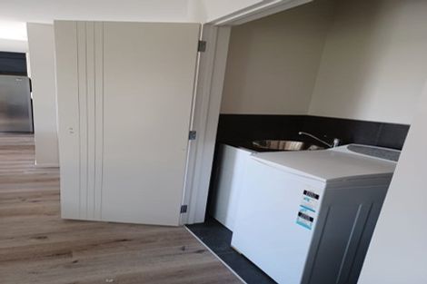 Photo of property in 15 Huia Road, Point Chevalier, Auckland, 1022