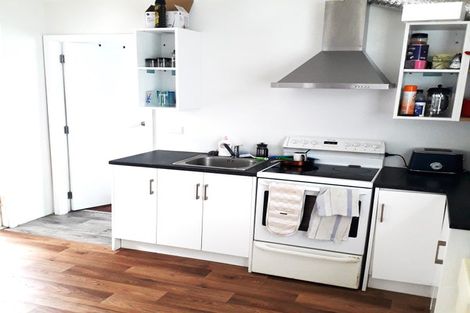 Photo of property in 11 Caroline Street, Mount Victoria, Wellington, 6011