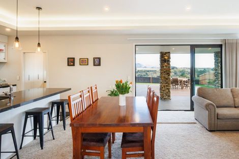 Photo of property in 156 Pacific Drive, Fitzherbert, Palmerston North, 4410