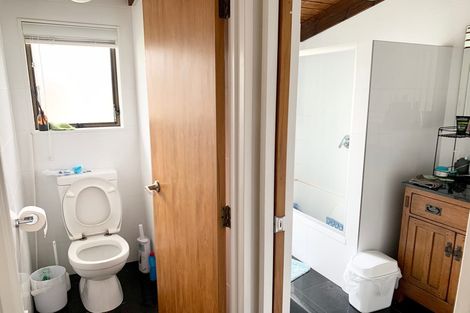 Photo of property in 2/1 Mayfair Crescent, Mairangi Bay, Auckland, 0630