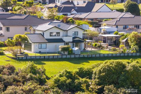 Photo of property in 2 Kirton Drive, Riverstone Terraces, Upper Hutt, 5018