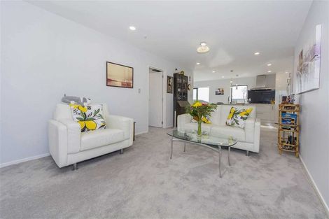 Photo of property in 71a Solar Road, Glen Eden, Auckland, 0602