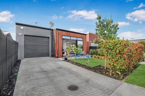 Photo of property in 6 Gallantry Crescent, Papakura, 2110