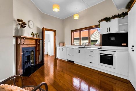 Photo of property in 68 Collins Street, Hawera, 4610