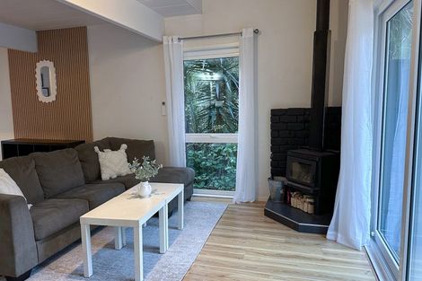 Photo of property in 4 Hiwihau Place, Glenfield, Auckland, 0629