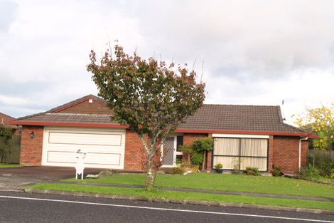 Photo of property in 26 Golfland Drive, Golflands, Auckland, 2013