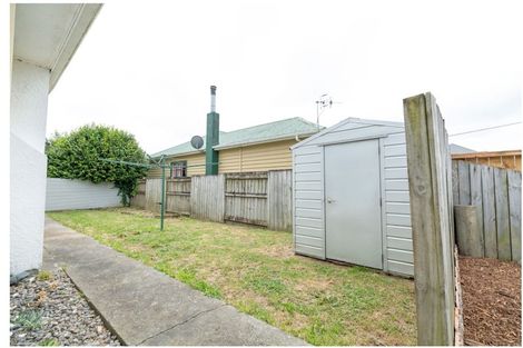 Photo of property in 71 Queenwood Road, Levin, 5510