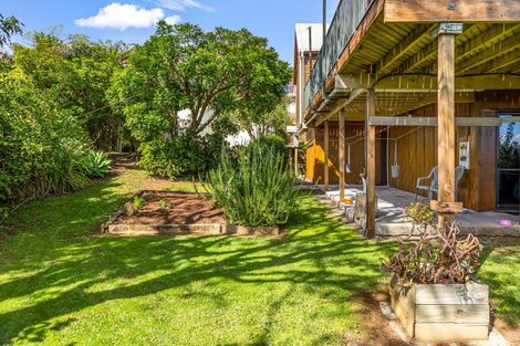 Photo of property in 18 Bay View Road, Cable Bay, 0420