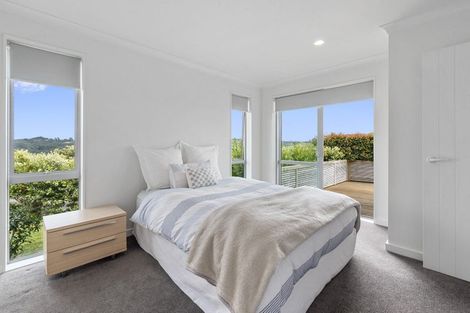 Photo of property in 156 Kittiwake Drive, Schnapper Rock, Auckland, 0632