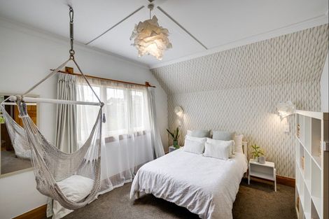 Photo of property in 1 Lambton Road, Hospital Hill, Napier, 4110