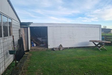 Photo of property in 473 Tararua Road, Levin, 5571