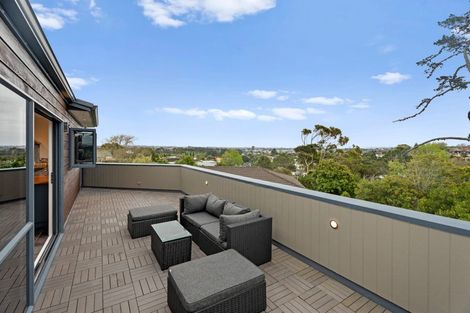 Photo of property in 1 Armagh Road, Blockhouse Bay, Auckland, 0600