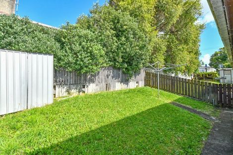 Photo of property in 2/1 Plunket Avenue, Papatoetoe, Auckland, 2104