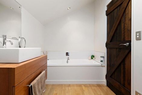 Photo of property in 34b Greenstone Place, Fernhill, Queenstown, 9300