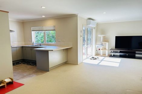 Photo of property in 6e Clearwater Cove, West Harbour, Auckland, 0618