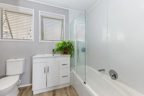 Photo of property in 11 Goodwin Drive, Rosehill, Papakura, 2113