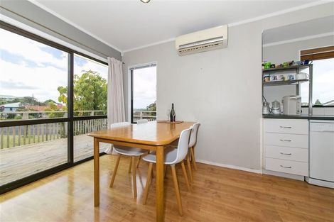 Photo of property in 4 Amery Place, West Harbour, Auckland, 0618