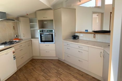 Photo of property in 2/23 Barker Rise, Northcross, Auckland, 0632