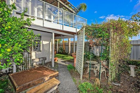 Photo of property in 1/19 Havelock Road, Havelock North, 4130