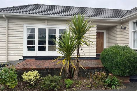 Photo of property in 122 Koutu Road, Kawaha Point, Rotorua, 3010
