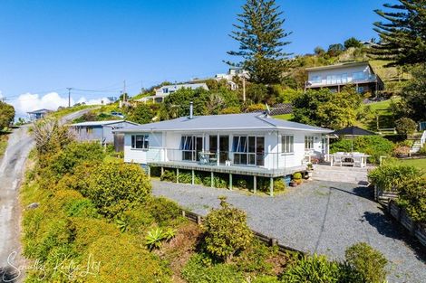 Photo of property in 2 Cliff Street, Pahi, Paparoa, 0571